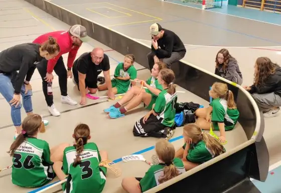 Mladší žáci i žákyně hráli doma