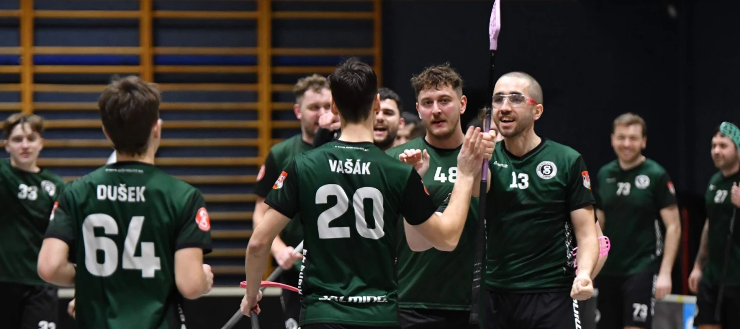 Dvůr doma potvrdil roli favorita. Koberovy přehrál 6:3