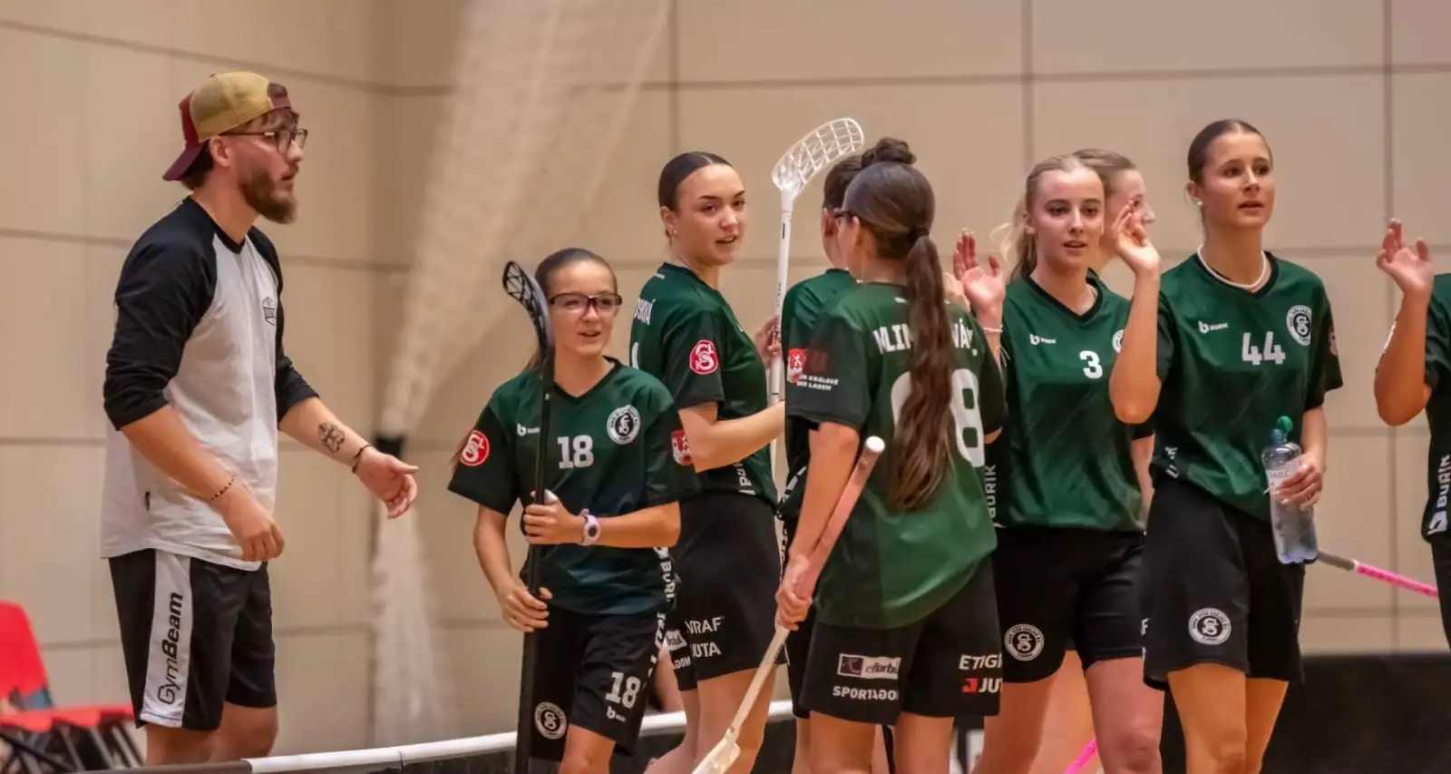 Dorostenky stále neporaženy!