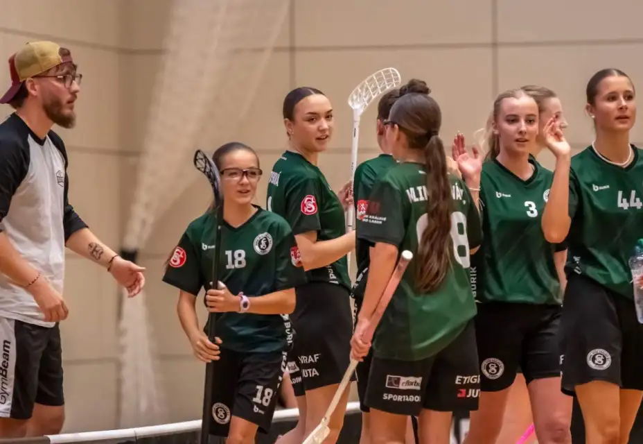 Dorostenky stále neporaženy!