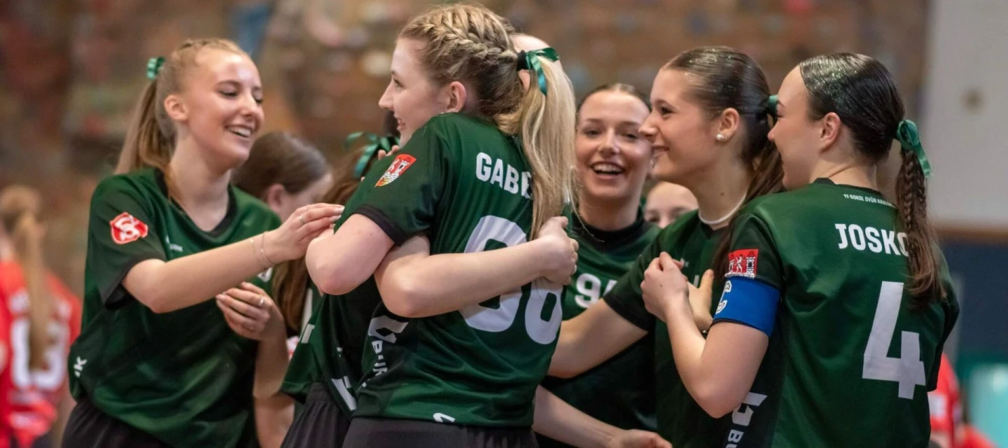 WOMEN`S POWER ve dvorském florbalu