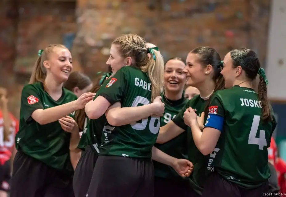 WOMEN`S POWER ve dvorském florbalu